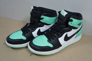 Nike Air Jordan 1 Retro High OG Youth Sneakers - Size 7
