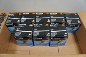 8 Philips 75W Halogen PAR Flood Lamps