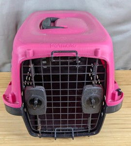 Petmate Pink and Black Plastic Pet Carrier G