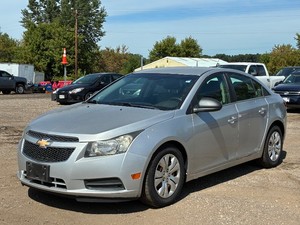 2012 CHEVROLET CRUZE LS 104k Miles  2 Owners  No Accidents Reported (NO RESERVE)