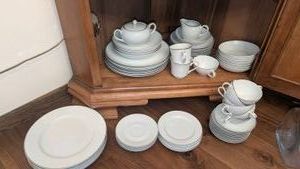 Sun Chow sterling affair 6 to 8 piece China set excellent condition. very little use