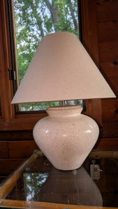 porcelain lamp with lamp shade excellent condition