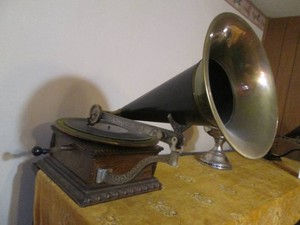Antique wood and brass tone disc graphophone Phonograph