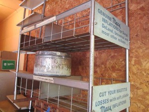 Vintage metal Maes Inflations wire rack style advertisement shelf approx 31x16x36in