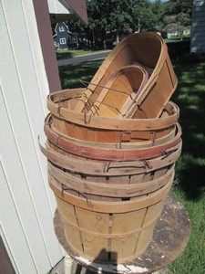 Assorted size and style bushel and apple baskets