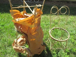 Decorative twisted metal framed 3pc patio table and chairs