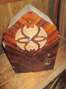 Antique wood arched top countertop Screen Grid electric tv and radio receiver