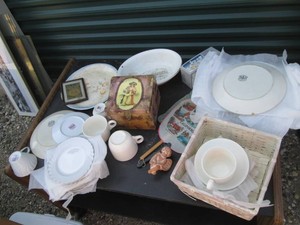 Decorative Antique keepsake box, Fine China, misc nik naks and more in covered short tote