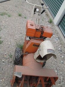 Vintage 6hp Briggs and Stratton dual stage 4 cycle gas snow blower