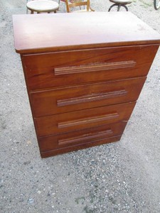 Vintage wood 4-drawer dresser