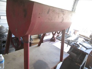 Vintage metal wash basin traugh
