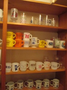 Vintage glassware, fire king mugs, A&W mugs and assorted advertisement glassware