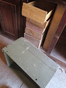 Vintage painted wood box crate (no lid) plus assorted advertisement fruit style crates