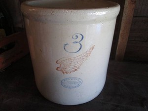 Vintage 3-gallon Red Wing Stoneware crock with stress crack