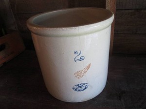 Vintage 2-gallon Red Wing Stoneware crock with stress crack