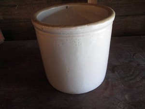 Vintage 1.5-gallon unmarked Stoneware crock