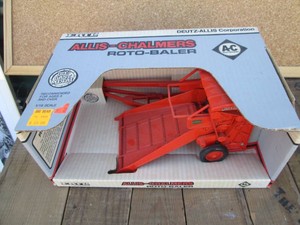Ertl die cast replica 116 scale Allis-Chalmers Roto baler