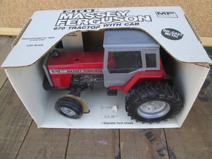Ertl die cast replica 116 scale Massey Ferguson 670 tractor with cab