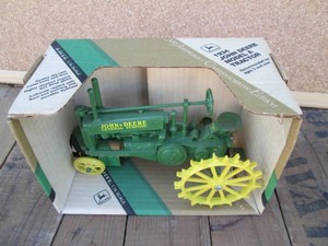 Ertl die cast replica 116 scale 1934 John Deere Model A tractor