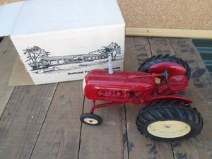 Ertl 116 scale National Toy museum Cockshut Deluxe die cast replica tractor