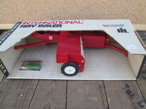 Ertl die cast replica 116 scale International hay baler