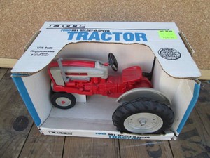 Ertl die cast replica 116 scale Ford 981 select-o-speed tractor