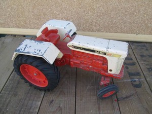 Ertl die cast replica Case 1030 Comfort King tractor