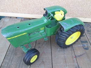 Die cast replica John Deere 5020 diesel tractor