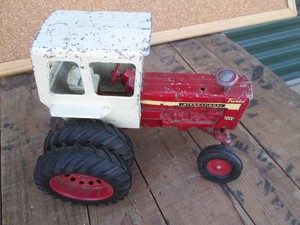 Die cast replica international farmall 1456 turbo tractor