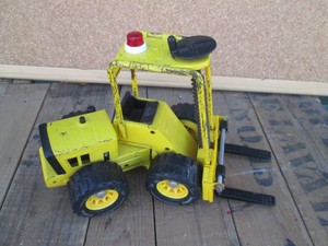 Vintage Tonka die cast replica fork lift