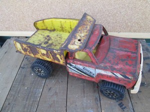 Vintage Tonka construction dump truck