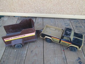 Vintage die cast replica Tonka pick up and lazy to riding team hauler