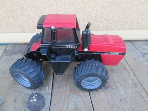 Ertl die cast replica international Case 4894 tractor