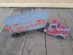 Vintage metal Tootsie Toy semi truck and trailer