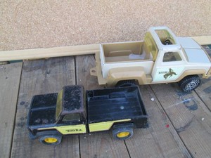 Vintage Tonka toy pick up trucks
