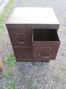 Vintage metal Womens World Patterns 4-drawer organizer