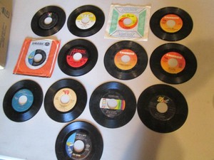 Assorted 45s including Billy Joel, Barbara Strisand and more, Artist starting B