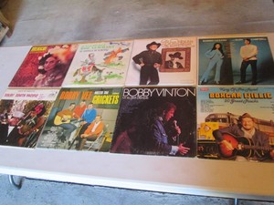 Collection of records with artist name starting B Bob Moore, Bon Nolan, Bobbie Gentry and Glenn Campbell and more