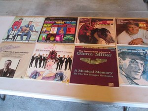 Collection of records with artist name starting G George Jones, Glen Campbell, Glenn Miller