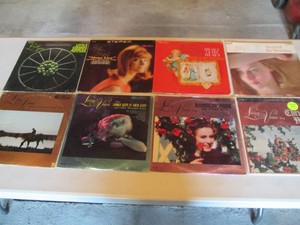 Collection of records with artist name starting L Living Guitars, Trio, Voices,