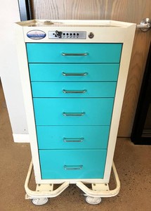 MSRP $2,600 Armstrong Medical A-SMART 6-Drawer Locking Rolling Storage Cart wKey, Medical Clinic Procedure Supply Cart, Garage Tool Storage, Craft Studio, Salon, Tattoo, Veterinary &amp Workshop Organizer Excellent Condition 44Hx18Wx18D