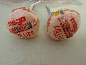 12x Mega Lollies Smartie Pops