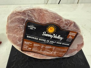 D. 7lbs Sunny Valley Smoked Bone-in Half Ham