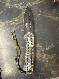 RTEK - TACTICAL FOLDING KNIFE - Camo w Paracord Lanyard