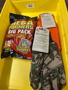 Hunting Accessories  2 PAIRS GLOVES  BIG PACK MEGA WARMERS
