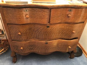 Serpentine front dresser, mirror (does not match) approx. 34Hx40W