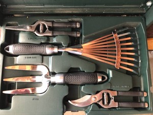Terrace garden tools in case