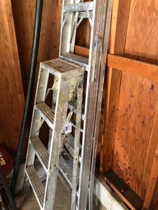 2 aluminum ladders