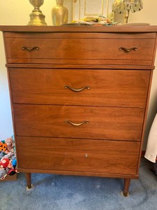 Dresser, missing one handle approx. 42Hx32W
