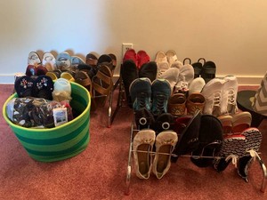Womens assorted shoes, mostly size 9 womens gloves